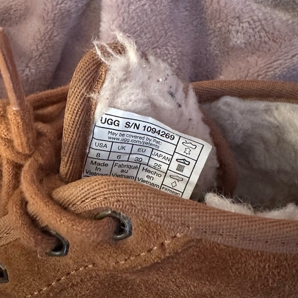 Tie Uggs - Picture 4 of 6